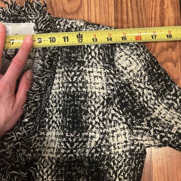 CABI | NWT Carol Anderson Love Carol black white tweed fringe blazer - Picture 13 of 14